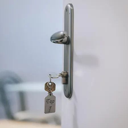 Areit By We Rent 젤암제