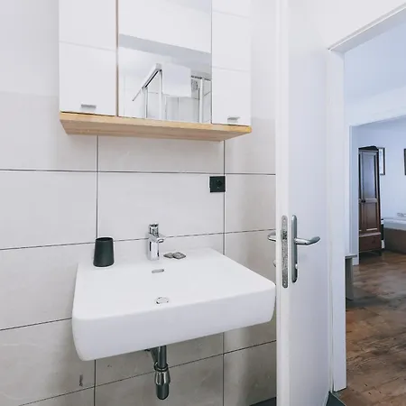 Areit By We Rent, Summercard Included