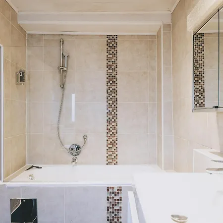 Areit By We Rent, Summercard Included