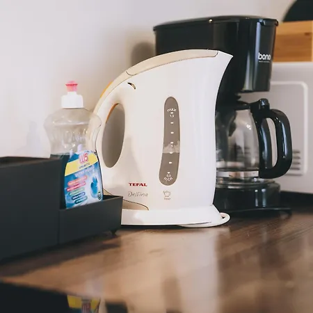 Areit By We Rent * Τσελ αμ Ζέε